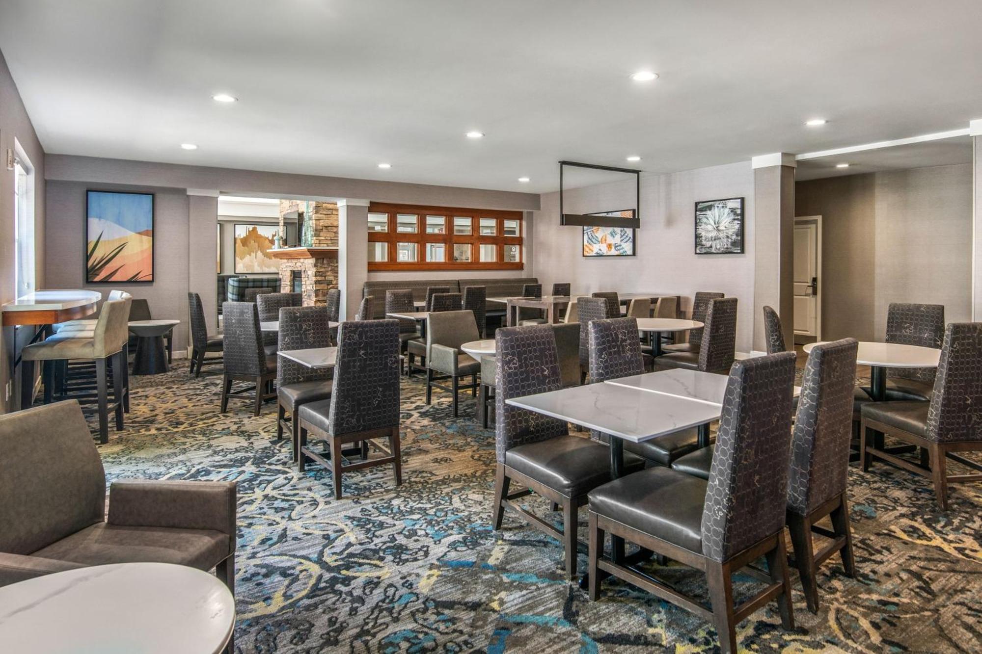 Residence Inn Phoenix Glendale Sports & Entertainment District Екстериор снимка