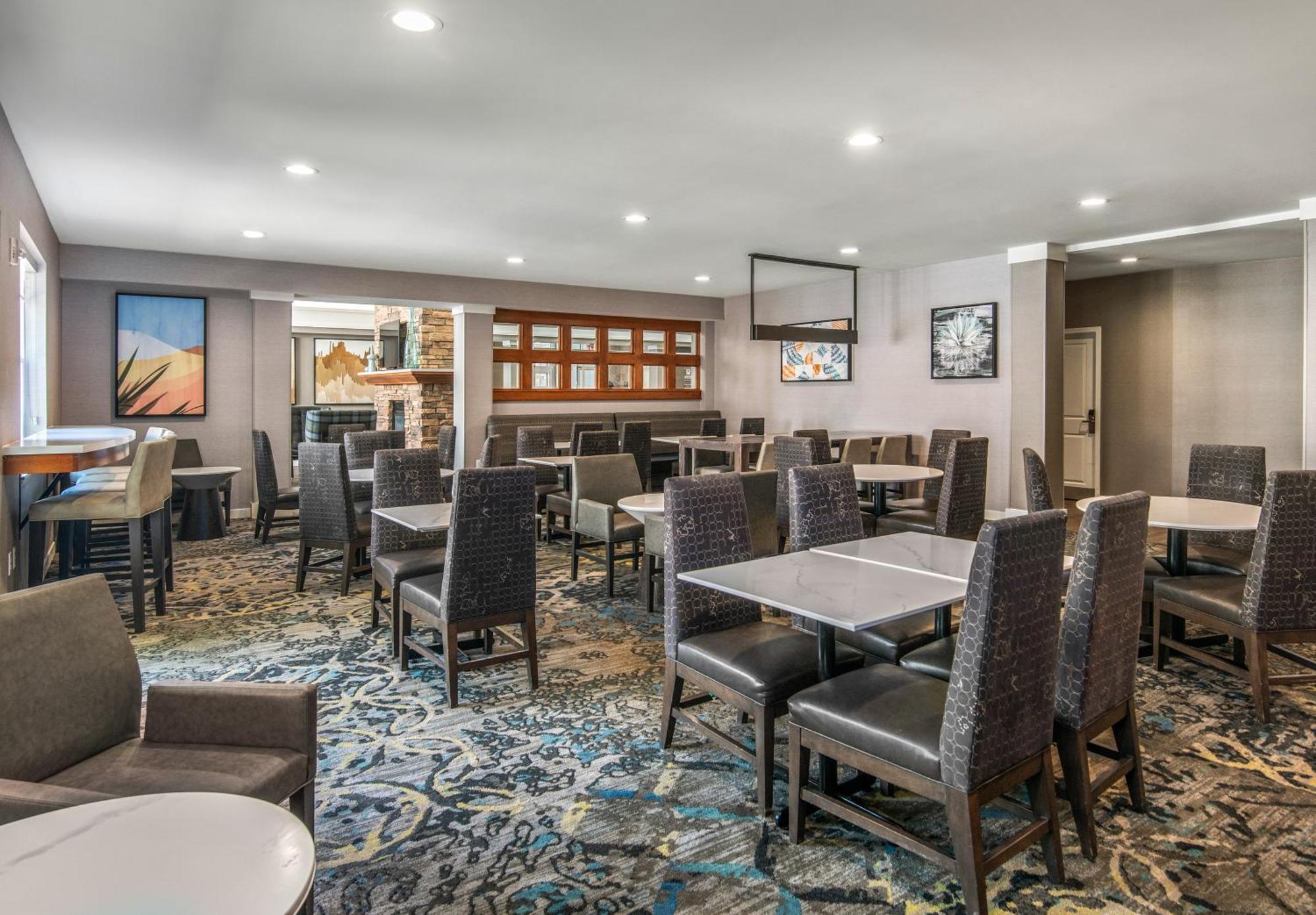 Residence Inn Phoenix Glendale Sports & Entertainment District Екстериор снимка