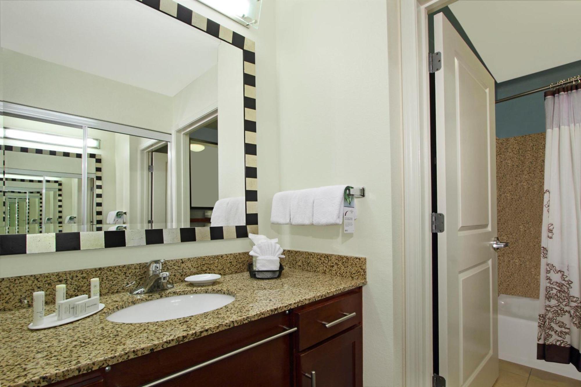 Residence Inn Phoenix Glendale Sports & Entertainment District Екстериор снимка